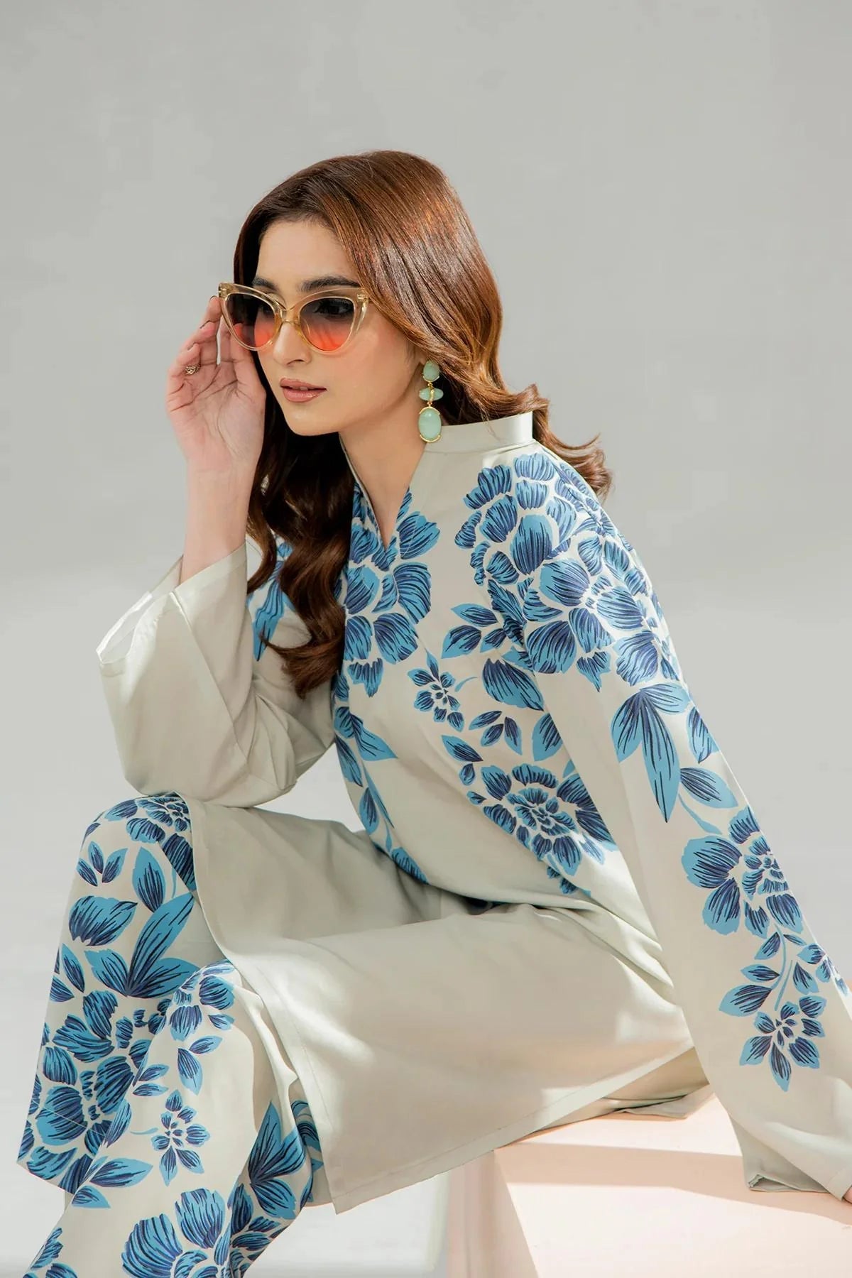Swiss Lawn Printed 2-Piece Stitched Suit – Ivory Elegance by Ragini Ragini.pk