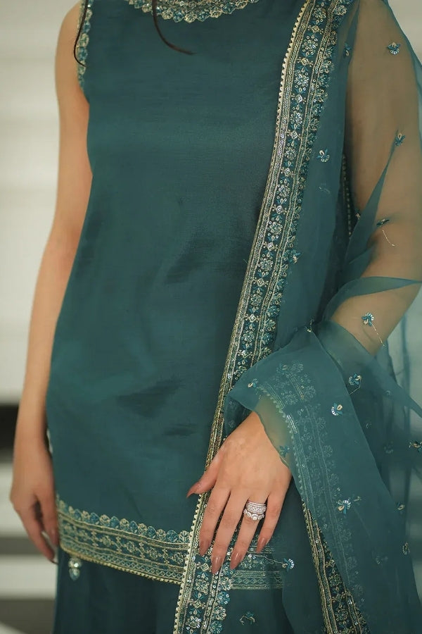 Aureen Ragini.pk