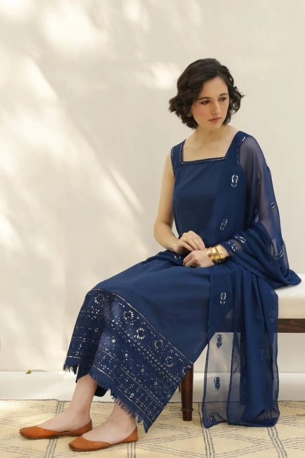 Embroidered Navy Blue 3-Piece Lawn Suit with Chiffon Dupatta – Traditional Pakistani Festive Wear for Women