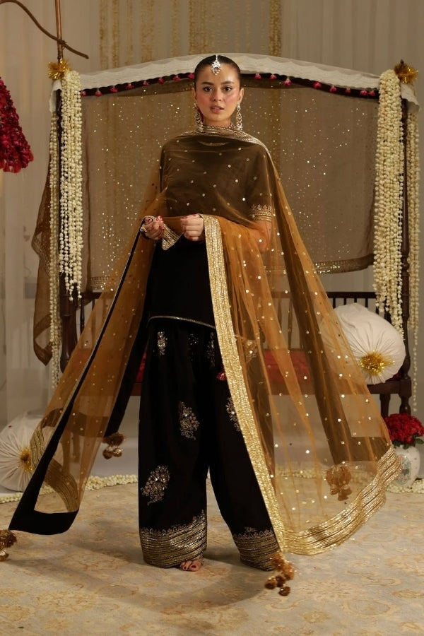 Shab-e-Zar – Black embroidered Bamber Silk outfit with badla and tilla work, paired with farshi shalwar and net mukesh dupatta