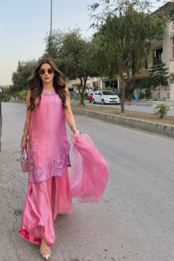 Twilight Bloom – Ombré pink and purple Shisha silk outfit with cutwork embroidery, paired with loose trouser and organza dupatta with CD-style cutwork