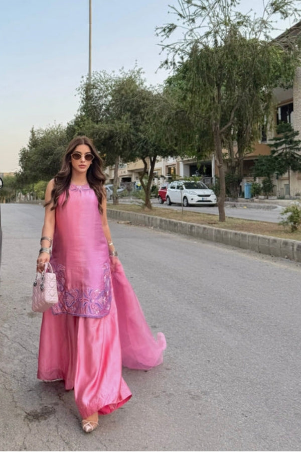 Twilight Bloom – Ombré pink and purple Shisha silk outfit with cutwork embroidery, paired with loose trouser and organza dupatta with CD-style cutwork